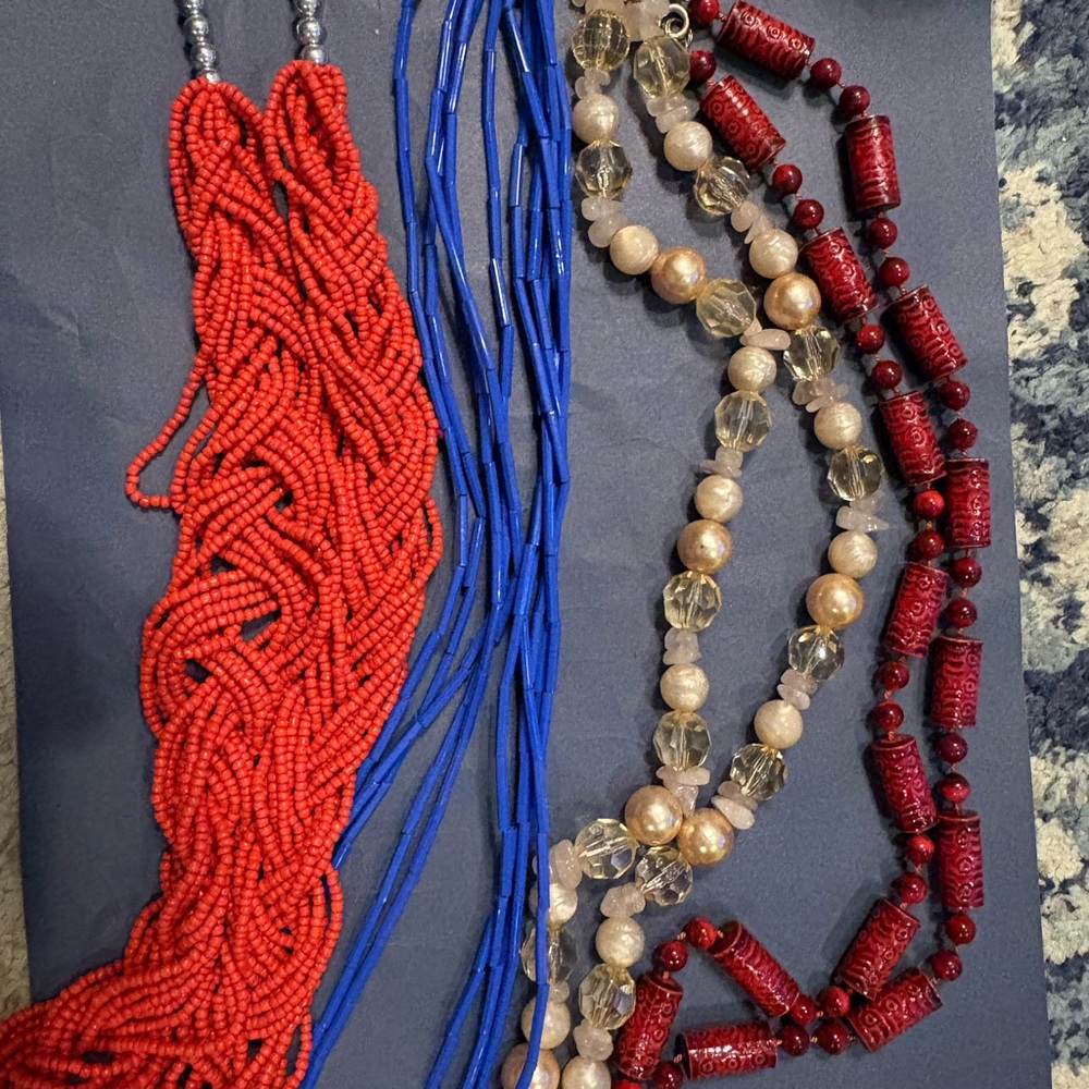Lot of 17 70’s, 80’s & 90’s necklaces